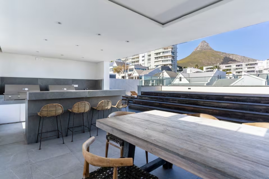 2 Bedroom Property for Sale in Sea Point Western Cape